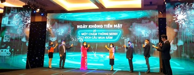 Các đại biểu kích hoạt Sự kiện “Ngày không dùng tiền mặt năm 2021” Các đại biểu kích hoạt Sự kiện “Ngày không dùng tiền mặt năm 2021”