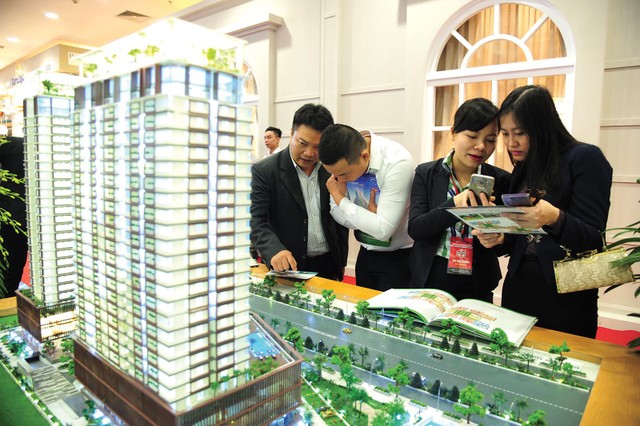 Trong giao dịch bất động sản, việc tuân thủ pháp luật là rất cần thiết. Ảnh: Dũng Minh