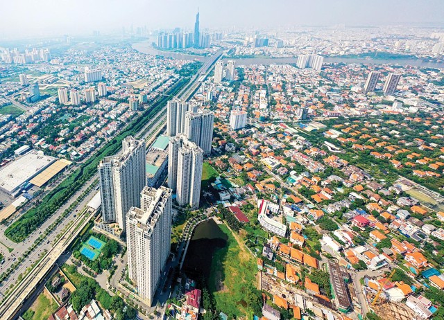 Giá trị bất động sản xung quanh các công trình metro ngày một tăng. Ảnh: Lê Toàn Giá trị bất động sản xung quanh các công trình metro ngày một tăng. Ảnh: Lê Toàn
