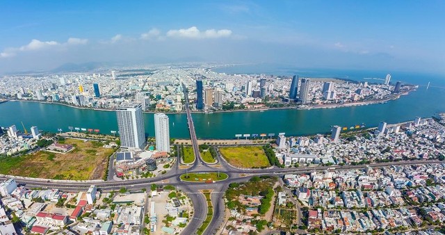 Thành phố Đà Nẵng phấn đấu đến năm 2025 sẽ thu về 2,34 tỷ USD tổng doanh thu toàn ngành ICT. Thành phố Đà Nẵng phấn đấu đến năm 2025 sẽ thu về 2,34 tỷ USD tổng doanh thu toàn ngành ICT.
