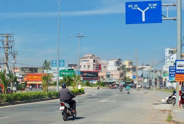Một đoạn Quốc lộ 22 qua Gò Dầu - Tây Ninh. Một đoạn Quốc lộ 22 qua Gò Dầu - Tây Ninh.