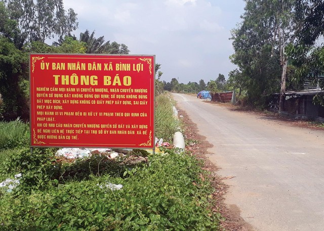 Thông tin cảnh báo của chính quyền xã Bình Lợi, huyện Bình Chánh, TP.HCM. Ảnh: Việt Dũng Thông tin cảnh báo của chính quyền xã Bình Lợi, huyện Bình Chánh, TP.HCM. Ảnh: Việt Dũng