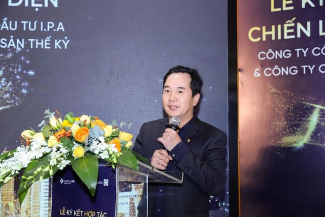 Chủ tịch HĐQT Cen Land, ông Nguyễn Trung Vũ chia sẻ về mối lương duyên giữa 2 đơn vị trong hơn 1 thập kỷ qua, và sự kiện ký kết hợp tác toàn diện này sẽ mở ra cơ hội mới cho hệ sinh thái BĐS của Cen Group. Chủ tịch HĐQT Cen Land, ông Nguyễn Trung Vũ chia sẻ về mối lương duyên giữa 2 đơn vị trong hơn 1 thập kỷ qua, và sự kiện ký kết hợp tác toàn diện này sẽ mở ra cơ hội mới cho hệ sinh thái BĐS của Cen Group.