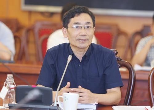 Ông Trịnh Thanh Hùng, Phó Vụ trưởng Vụ Khoa học & Công nghệ các ngành kinh tế kỹ thuật, Bộ Khoa học & Công nghệ. Ông Trịnh Thanh Hùng, Phó Vụ trưởng Vụ Khoa học & Công nghệ các ngành kinh tế kỹ thuật, Bộ Khoa học & Công nghệ.