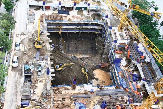 Chủ đầu tư đẩy mạnh thi công để sớm đưa sản phẩm ra thị trường. Ảnh: Thành Nguyễn Chủ đầu tư đẩy mạnh thi công để sớm đưa sản phẩm ra thị trường. Ảnh: Thành Nguyễn