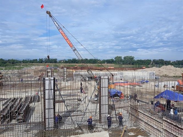 Theo UBND tỉnh Nghệ An, việc khôi phục, nâng cấp hệ thống thủy lợi Bắc Nghệ An là nhiệm vụ vô cùng cấp thiết, qua đó góp phần quan trọng nâng cao sinh kế cho người dân. Theo UBND tỉnh Nghệ An, việc khôi phục, nâng cấp hệ thống thủy lợi Bắc Nghệ An là nhiệm vụ vô cùng cấp thiết, qua đó góp phần quan trọng nâng cao sinh kế cho người dân.