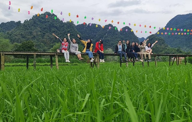 Đoàn famtrip khảo sát các điểm du lịch tại huyện Lâm Bình. Đoàn famtrip khảo sát các điểm du lịch tại huyện Lâm Bình.