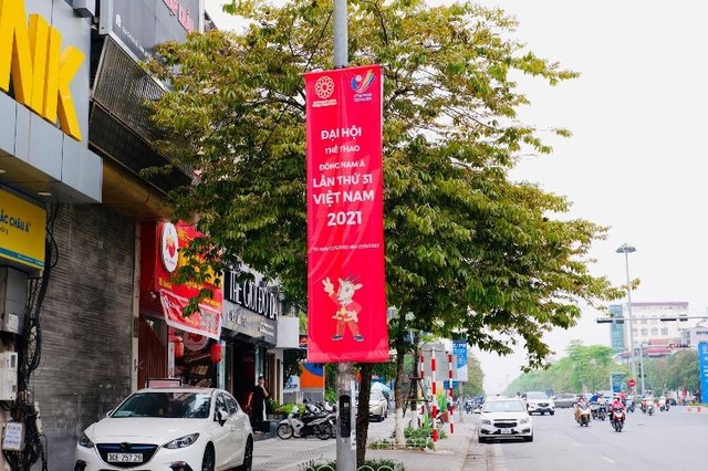 Áp phích tại khu vực Liễu Giai, Ba Đình, Hà Nội