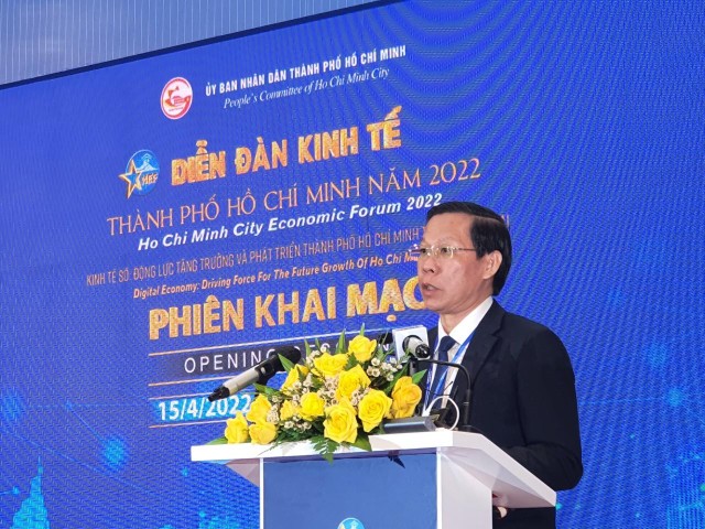 Ông Phan Văn Mãi, Chủ tịch UBND TP.HCM cho rằng, mối quan hệ giữa nhà nước - doanh nghiệp và người dân có lẽ là trọng tâm của chính sách trong quá trình chuyển đổi số, xây dựng nền kinh tế số. Ảnh: Lê Toàn Ông Phan Văn Mãi, Chủ tịch UBND TP.HCM cho rằng, mối quan hệ giữa nhà nước - doanh nghiệp và người dân có lẽ là trọng tâm của chính sách trong quá trình chuyển đổi số, xây dựng nền kinh tế số. Ảnh: Lê Toàn