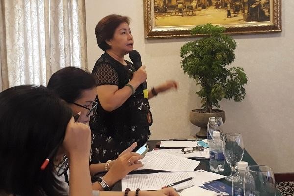 Đại diện Công ty TNHH xây dựng thương mại Hưởng Thanh Bình nêu kiến nghị tại buổi đối thoại. Đại diện Công ty TNHH xây dựng thương mại Hưởng Thanh Bình nêu kiến nghị tại buổi đối thoại.