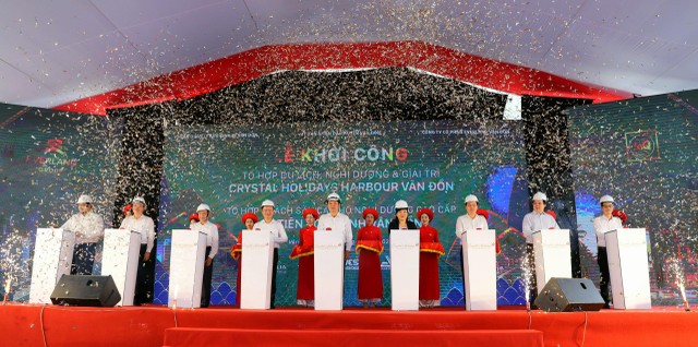 Khởi công dự án Crystal Holidays Harbour Vân Đồn hơn 3.600 tỷ đồng. Khởi công dự án Crystal Holidays Harbour Vân Đồn hơn 3.600 tỷ đồng.