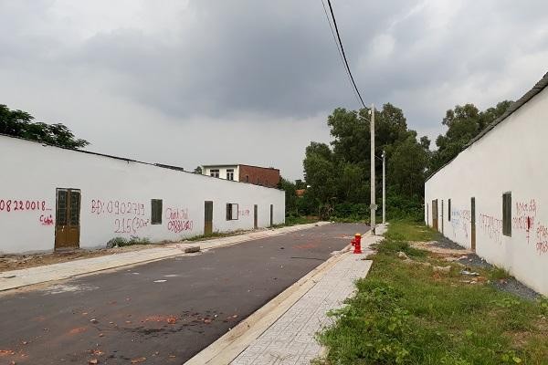 Nhiều công trình được xây dựng trên đất nông nghiệp. (Ảnh: Việt Dũng) Nhiều công trình được xây dựng trên đất nông nghiệp. (Ảnh: Việt Dũng)