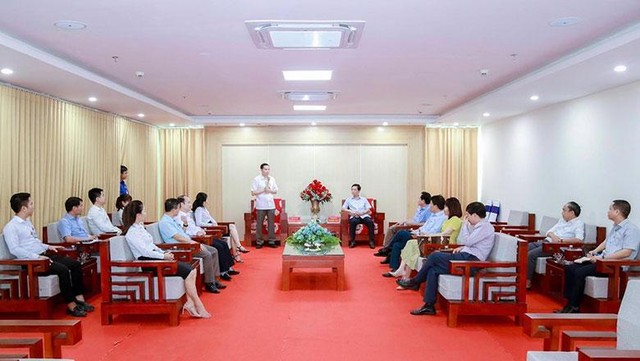 Phó Chủ tịch UBND tỉnh Quảng Trị Hoàng Nam làm việc với Công ty cổ phần TTH Group Phó Chủ tịch UBND tỉnh Quảng Trị Hoàng Nam làm việc với Công ty cổ phần TTH Group