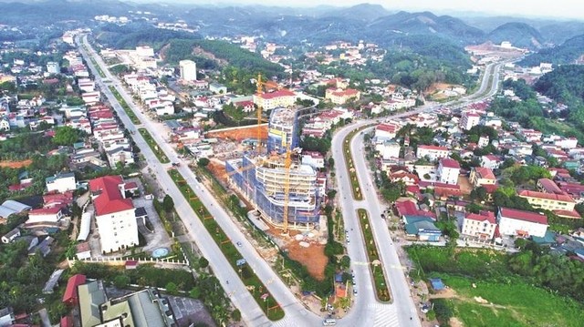 Nhiều dự án hạ tầng giao thông được xây dựng đẩy mạnh kết nối Yên Bái với các tỉnh trung du, miền núi phía Bắc, vùng Đồng bằng sông Hồng và Thủ đô Hà Nội