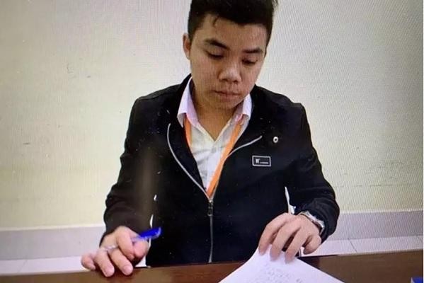 Bị can Nguyễn Thái Lực (em trai Luyện) tại cơ quan cảnh sát điều tra Bị can Nguyễn Thái Lực (em trai Luyện) tại cơ quan cảnh sát điều tra