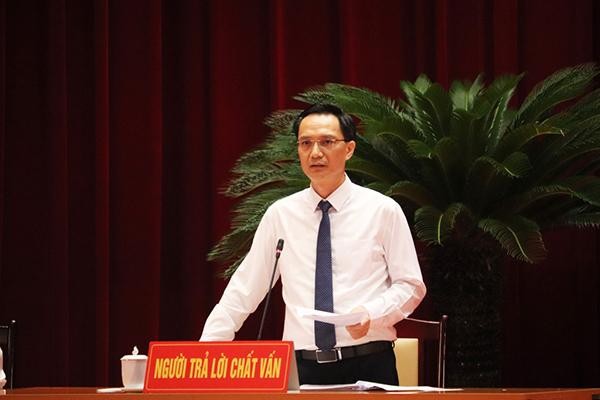 Vấn đề giải ngân chậm vốn đầu tư công tiếp tục nóng trên nghị trường của Kỳ họp giữa năm HĐND tỉnh Quảng Ninh – Kỳ họp thứ 9 diễn ra từ 7-9/7/2022. Trong ảnh, Giám đốc Sở Kế hoạch và Đầu tư trả lời chất vấn của các đại biểu. Vấn đề giải ngân chậm vốn đầu tư công tiếp tục nóng trên nghị trường của Kỳ họp giữa năm HĐND tỉnh Quảng Ninh – Kỳ họp thứ 9 diễn ra từ 7-9/7/2022. Trong ảnh, Giám đốc Sở Kế hoạch và Đầu tư trả lời chất vấn của các đại biểu.