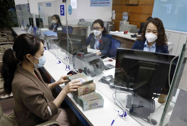 Ngân hàng Nhà nước sớm “nới room tín dụng” tháo gỡ dòng vốn cho các doanh nghiệp BĐS, nhà đầu tư. Ảnh: Trần Việt.