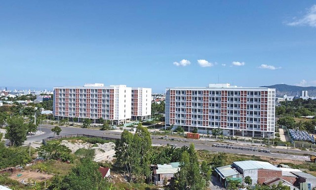 Những tòa ký túc xá xây xong, nhưng không ai ở tại quận Liên Chiểu. Ảnh: Nguyễn Toàn Những tòa ký túc xá xây xong, nhưng không ai ở tại quận Liên Chiểu. Ảnh: Nguyễn Toàn