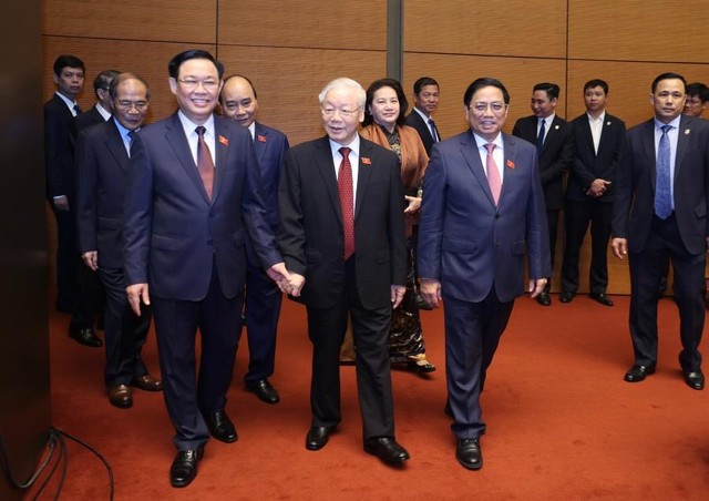 Tổng Bí thư Nguyễn Phú Trọng cùng các đồng chí lãnh đạo Đảng, Nhà nước, Quốc hội tới Hội trường dự phiên khai mạc kỳ họp thứ tư của Quốc hội khoá XV, sáng 20/10 Tổng Bí thư Nguyễn Phú Trọng cùng các đồng chí lãnh đạo Đảng, Nhà nước, Quốc hội tới Hội trường dự phiên khai mạc kỳ họp thứ tư của Quốc hội khoá XV, sáng 20/10