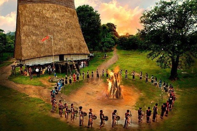 Người dân Vùng Tây Nguyên sẽ được hạnh phúc, với một cuộc sống tốt đẹp hơn