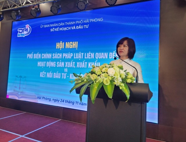 Bà Trần Thị Hải Yến, Phó Giám đốc Sở Kế hoạch và Đầu tư Hải Phòng phát biểu tại Hội nghị Bà Trần Thị Hải Yến, Phó Giám đốc Sở Kế hoạch và Đầu tư Hải Phòng phát biểu tại Hội nghị