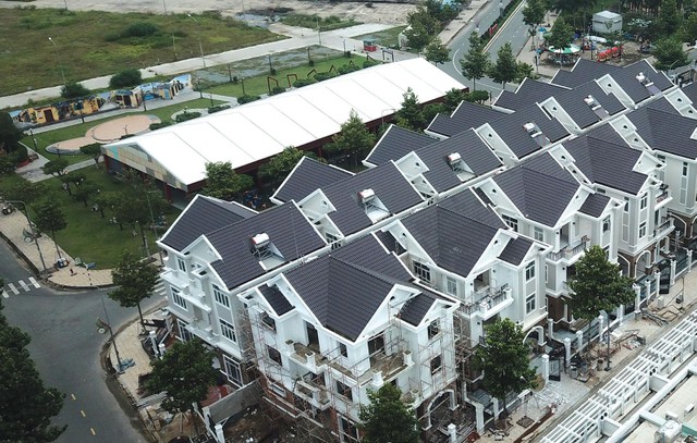 Thời điểm này, việc áp thuế bất động sản thứ 2 nếu không tính toán kỹ sẽ lợi bất cập hại. Ảnh: Lê Toàn Thời điểm này, việc áp thuế bất động sản thứ 2 nếu không tính toán kỹ sẽ lợi bất cập hại. Ảnh: Lê Toàn