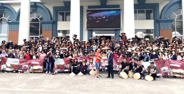 Ngày 8/1/2023, Quảng Ninh đã đón đoàn 500 khách du lịch đến từ Malaysia. Ngày 8/1/2023, Quảng Ninh đã đón đoàn 500 khách du lịch đến từ Malaysia.