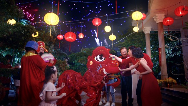 Báo hiếu công ơn cha mẹ bằng những món quà Tết là nét đẹp văn hóa của người Việt Báo hiếu công ơn cha mẹ bằng những món quà Tết là nét đẹp văn hóa của người Việt