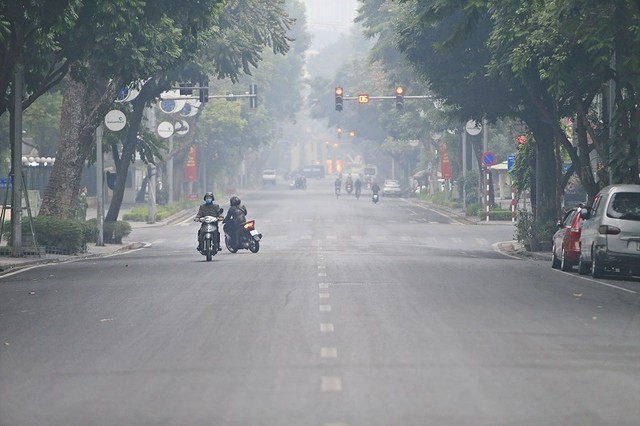 7h30 sáng mùng 1 đường Phan Chu Trinh vắng lặng. 7h30 sáng mùng 1 đường Phan Chu Trinh vắng lặng.