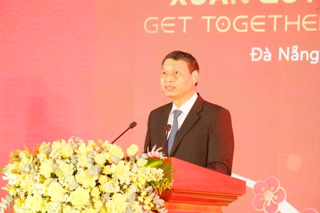 Phó chủ tịch UBND TP. Đà Nẵng Hồ Kỳ Minh: Đà Nẵng mong muốn cộng đồng doanh nghiệp tiếp tục đồng hành cùng thành phố trong việc triển khai giải pháp phát triển kinh tế - xã hội và kế hoạch triển khai thực hiện “Chủ đề năm 2023” mà Thành phố đã đề ra, mục tiêu biến khó khăn, thách thức thành cơ hội, biến những tiềm năng, lợi thế thành động lực phát triển để cùng thành phố Đà Nẵng phát triển đột phá... Phó chủ tịch UBND TP. Đà Nẵng Hồ Kỳ Minh: Đà Nẵng mong muốn cộng đồng doanh nghiệp tiếp tục đồng hành cùng thành phố trong việc triển khai giải pháp phát triển kinh tế - xã hội và kế hoạch triển khai thực hiện “Chủ đề năm 2023” mà Thành phố đã đề ra, mục tiêu biến khó khăn, thách thức thành cơ hội, biến những tiềm năng, lợi thế thành động lực phát triển để cùng thành phố Đà Nẵng phát triển đột phá...