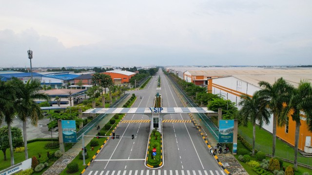 KCN VSIP đã lấp đầy với nhiều nhà máy của các tập đoàn đa quốc gia. KCN VSIP đã lấp đầy với nhiều nhà máy của các tập đoàn đa quốc gia.
