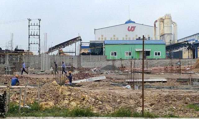 Thái Nguyên xác định bước đột phá trong phát triển là tập trung phát triển cơ sở hạ tầng tại khu vực phía Nam của tỉnh; ưu tiên đầu tư giải phóng mặt bằng tạo quỹ đất thu hút nhà đầu tư; phát triển hạ tầng giao thông và khu công nghiệp gắn kết với sự phát triển của vùng Thủ đô Hà Nội. Thái Nguyên xác định bước đột phá trong phát triển là tập trung phát triển cơ sở hạ tầng tại khu vực phía Nam của tỉnh; ưu tiên đầu tư giải phóng mặt bằng tạo quỹ đất thu hút nhà đầu tư; phát triển hạ tầng giao thông và khu công nghiệp gắn kết với sự phát triển của vùng Thủ đô Hà Nội.