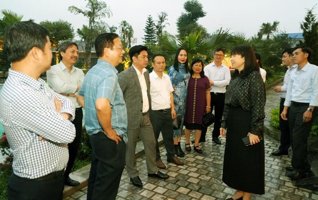 Đoàn doanh nghiệp, cơ quan xúc tiến, cơ quan quản lý du lịch các địa phương tham gia chương trình khảo sát du lịch do Sở Du lịch Hà Nội tổ chức, ngày 13/4/2023. (Ảnh: Hoài Nam) Đoàn doanh nghiệp, cơ quan xúc tiến, cơ quan quản lý du lịch các địa phương tham gia chương trình khảo sát du lịch do Sở Du lịch Hà Nội tổ chức, ngày 13/4/2023. (Ảnh: Hoài Nam)