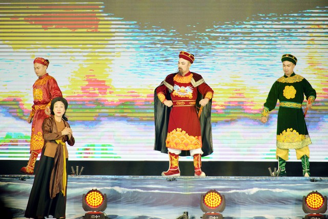 Vở diễn ôn lại câu chuyện về chiến thắng Bạch Đằng chống quân Nguyên Mông năm 1288.