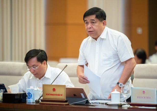Bộ trưởng Bộ Kế hoạch và Đầu tư Nguyễn Chí Dũng báo cáo giải trình Bộ trưởng Bộ Kế hoạch và Đầu tư Nguyễn Chí Dũng báo cáo giải trình