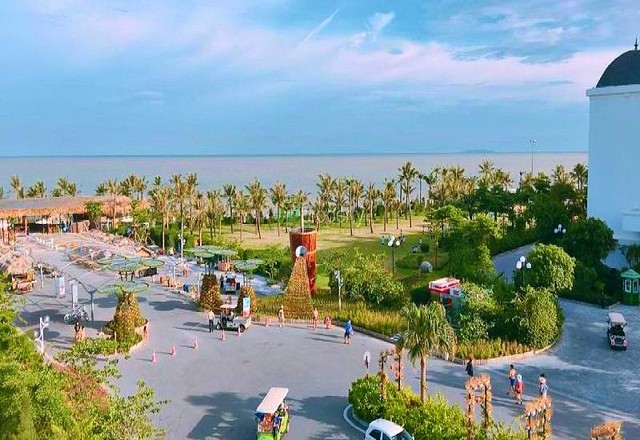 Khu du lịch sinh thái biển Quảng Xương - điểm đến hấp dẫn, thu hút nhiều du khách. Khu du lịch sinh thái biển Quảng Xương - điểm đến hấp dẫn, thu hút nhiều du khách.