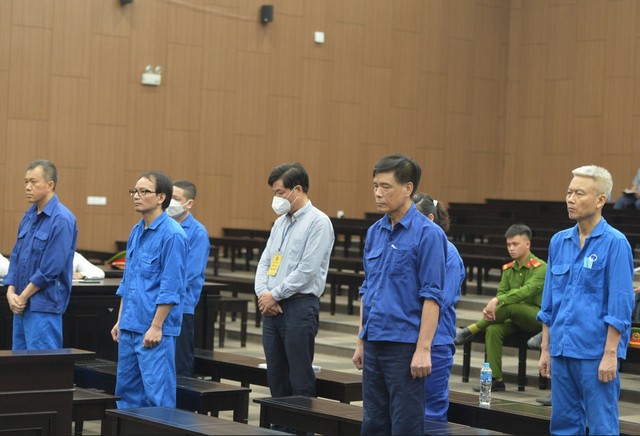 Các bị cáo nghe tuyên án sáng 16/6. Các bị cáo nghe tuyên án sáng 16/6.