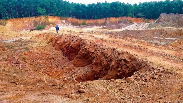 Thửa đất Hợp tác xã An Nông 1 quản lý (thôn Hòa Vang 3) bị khai thác tan hoang.