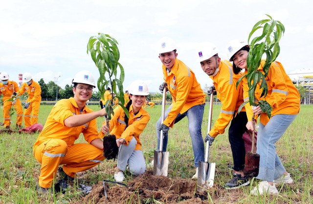 Người lao động PV GAS đồng lòng hưởng ứng các chương trình ATVSLĐ, bảo vệ môi trường sống Người lao động PV GAS đồng lòng hưởng ứng các chương trình ATVSLĐ, bảo vệ môi trường sống