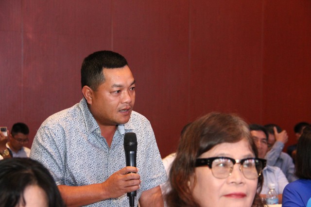 Đại diện doanh nghiệp đặt câu hỏi với Hội nghị Đại diện doanh nghiệp đặt câu hỏi với Hội nghị