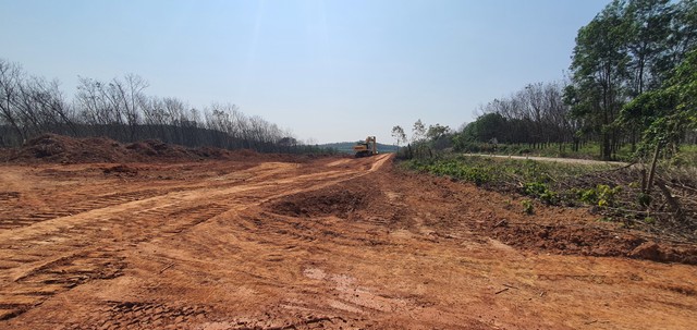 Công tác bàn giao, giải phóng mặt bằng dự án cao tốc Van Ninh - Cam Lộ vẫn còn nhiều vướng mắc. Ảnh: NT Công tác bàn giao, giải phóng mặt bằng dự án cao tốc Van Ninh - Cam Lộ vẫn còn nhiều vướng mắc. Ảnh: NT