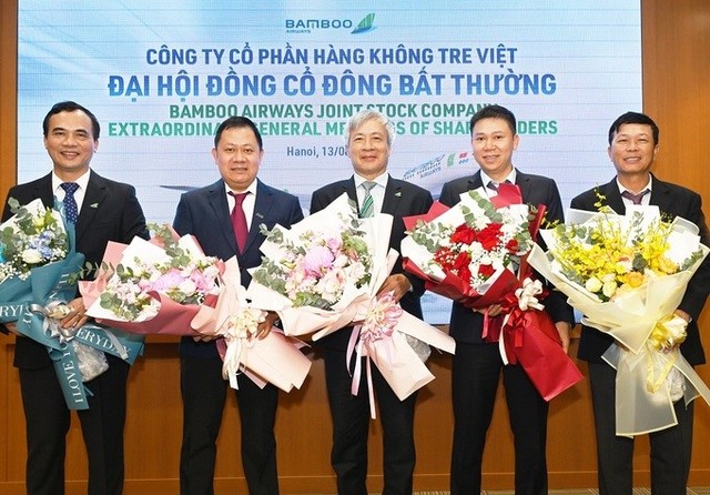 Ông Lê Thái Sâm (ngoài cùng bên phải) là tân Chủ tịch của Bamboo Airways. Ông Lê Thái Sâm (ngoài cùng bên phải) là tân Chủ tịch của Bamboo Airways.
