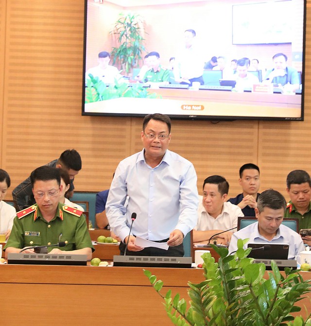 Giám đốc Sở Thông tin và Truyền thông Hà Nội Nguyễn Việt Hùng báo cáo tại Hội nghị Giám đốc Sở Thông tin và Truyền thông Hà Nội Nguyễn Việt Hùng báo cáo tại Hội nghị