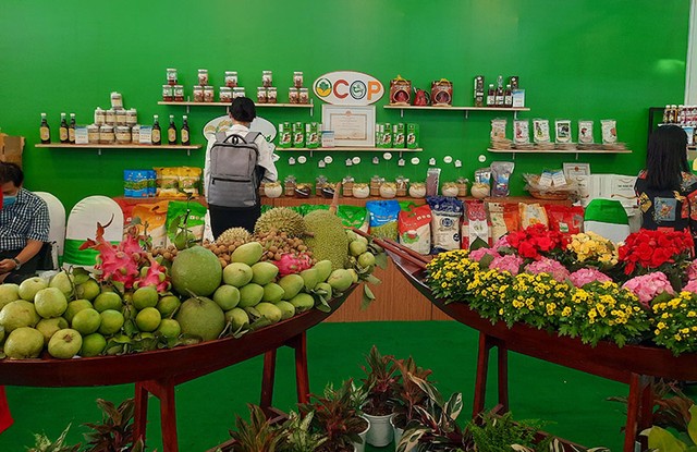 Festival nhằm giới thiệu, quảng bá các mặt hàng nông sản, sản phẩm OCOP của các tỉnh, thành phố đến với người tiêu dùng trong nước và quốc tế. Festival nhằm giới thiệu, quảng bá các mặt hàng nông sản, sản phẩm OCOP của các tỉnh, thành phố đến với người tiêu dùng trong nước và quốc tế.