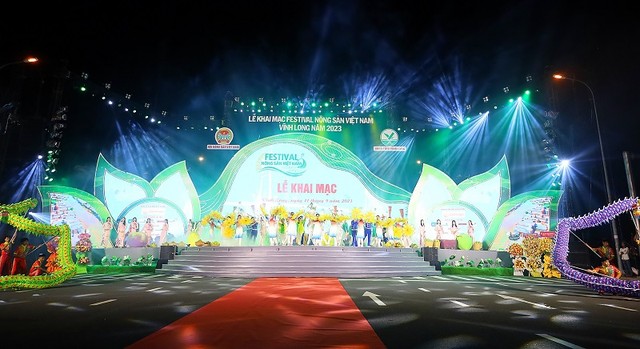 Tiết mục biểu diễn nghệ thuật tại Lễ khai mạc Festival nông sản Việt Nam - Vĩnh Long năm 2023 Tiết mục biểu diễn nghệ thuật tại Lễ khai mạc Festival nông sản Việt Nam - Vĩnh Long năm 2023