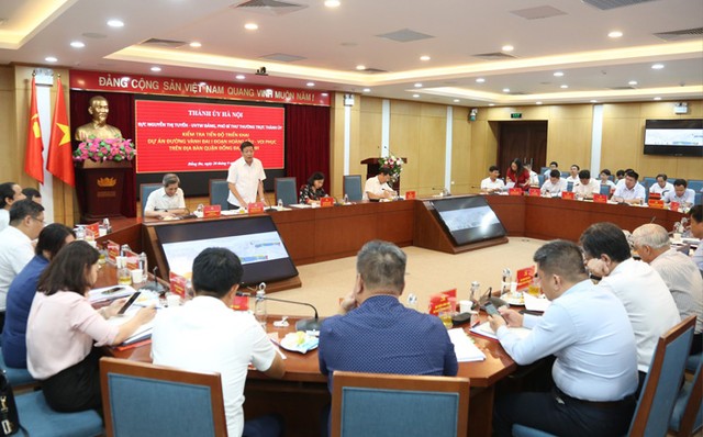 Phó Chủ tịch UBND TP. Hà Nội Dương Đức Tuấn cho biết, quan điểm của TP. Hà Nội là không thay đổi tiến độ thực hiện dự án Vành đai 1. Phó Chủ tịch UBND TP. Hà Nội Dương Đức Tuấn cho biết, quan điểm của TP. Hà Nội là không thay đổi tiến độ thực hiện dự án Vành đai 1.