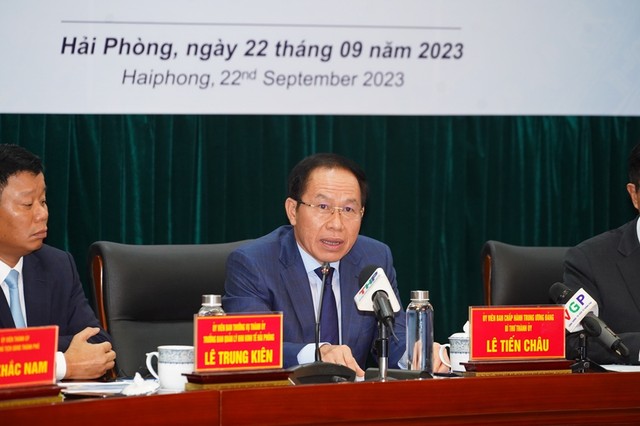 Ông Lê Tiến Châu, Bí thư Thành ủy Hải Phòng phát biểu tại Hội nghị. Ông Lê Tiến Châu, Bí thư Thành ủy Hải Phòng phát biểu tại Hội nghị.