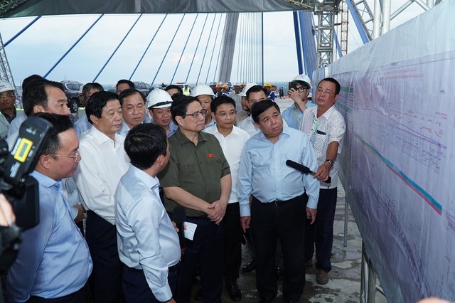 Thủ tướng Phạm Minh Chính dự Lễ hợp long cầu Mỹ Thuận 2.