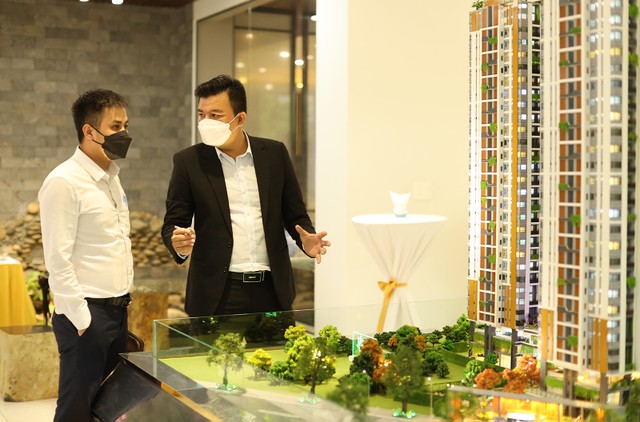 Việc tiếp cận nhà chung cư ngày càng khó khăn khi tốc độ tăng thu nhập không bắt kịp tốc độ tăng giá nhà. Ảnh: Trọng Tín