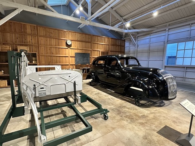 Những bước đi đầu tiên trong ngành ô tô của Toyota. Những bước đi đầu tiên trong ngành ô tô của Toyota.